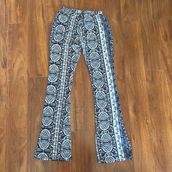 Hot Kiss Flare Pants - Picture 4 of 4